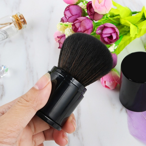 Professioneller Einziehbarer Make-up Pinsel Weiche Faserborsten Tragbarer Puder Rouge Pinsel Mit Staubdeckel Reisegröße