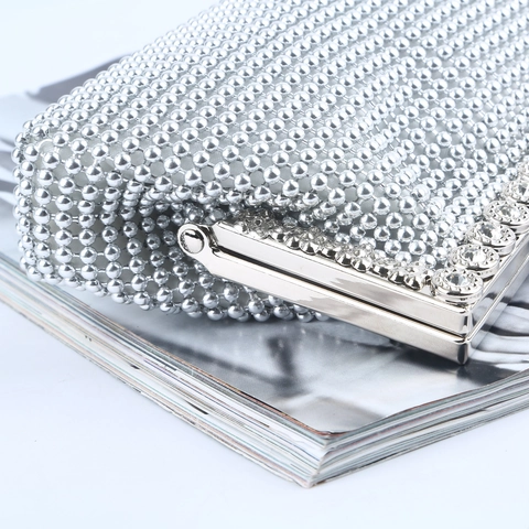 Elegante Borsa Da Sera Satin Perle Di Alluminio Strass Pochette Per Festa Matrimonio Banchetto Con Catena Rimovibile