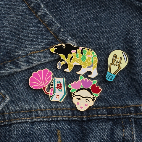 Retro Gramophone Artistic Female Portrait Enamel Brooch Pins Alloy Enamel Badge Jewelry For Backpack Clothes Accessories