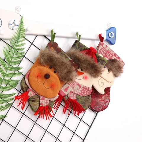 Calze Di Natale Tessuto Peluche Cartone Animato Babbo Natale Pupazzo Di Neve Renna Ornamenti Da Appendere Albero Decorazioni Festa Sacchetti Dolci