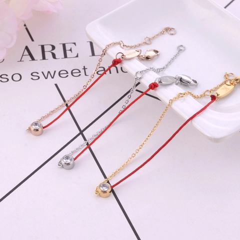 Pulsera De Cuerda Roja De Acero De Titanio Media Cadena Circonita Simple Joyería Ajustable Minimalista Para Mujeres