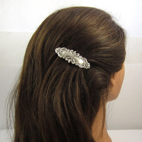 Vintage Haarclip Van Legering Met Holle Bloempatronen Reliëf Metalen Ontwerp Elegant Retro Haaraccessoire Voor Dames
