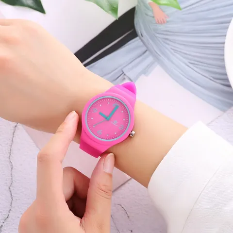 Dames Quartz Horloge Siliconen Band Rond Analoge Display Jelly Kleur Rhinestone Sport Casual Voor Studenten