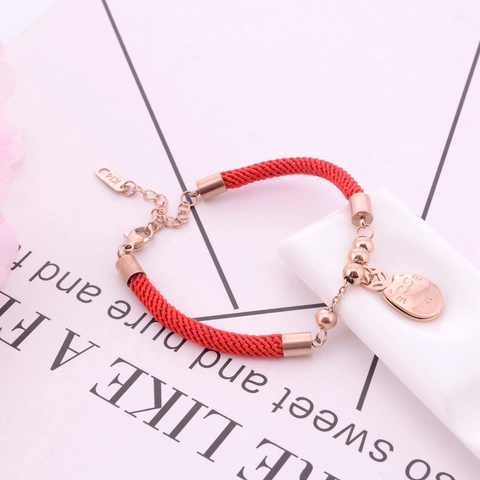 Lucky Rotes Seil Armband Titan Stahl Roségold Beschichtet Glückskatze Anhänger Perlen Verstellbarer Schmuck