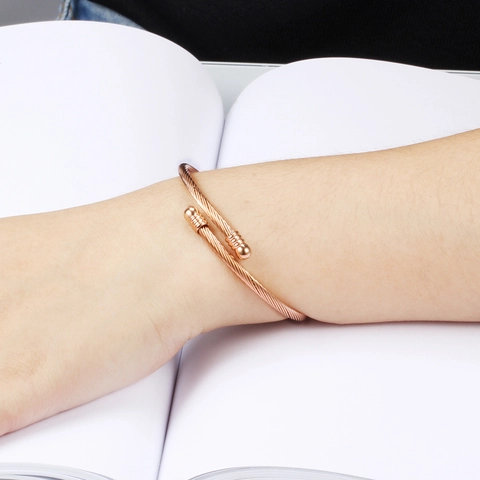 Brazalete De Cable Trenzado De Acero Inoxidable Moda Minimalista Joyería Abierta Para Mujeres Estilo Elegante Simple