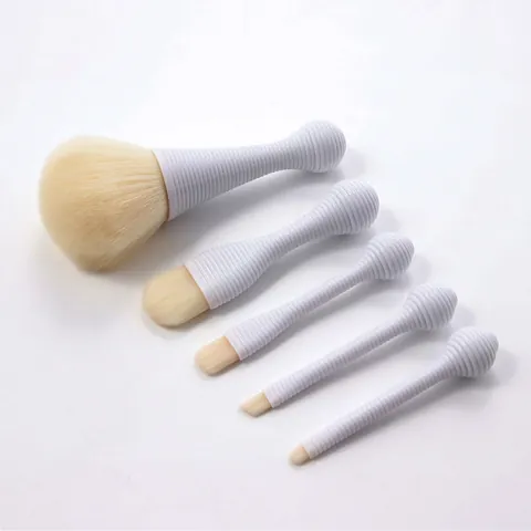 Professionele Make-Up Borstels Met Spiraalvormig Plastic Handvat En Synthetische Haren Voor Gezicht En Oogschaduw
