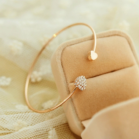 Bracelet Jonc Ouvert En Forme De Coeur Ajustable Alliage Strass Brillant Bijoux Elegants Pour Femmes