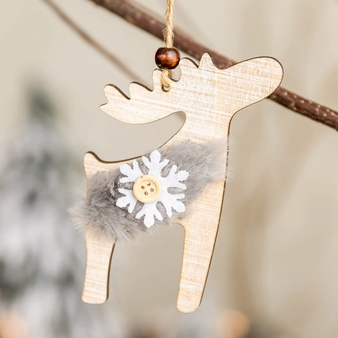 Christmas Wooden Hanging Ornaments Plush Faux Fur Snowflake Reindeer Heart Tree Shape For Holiday Decor Nordic Style