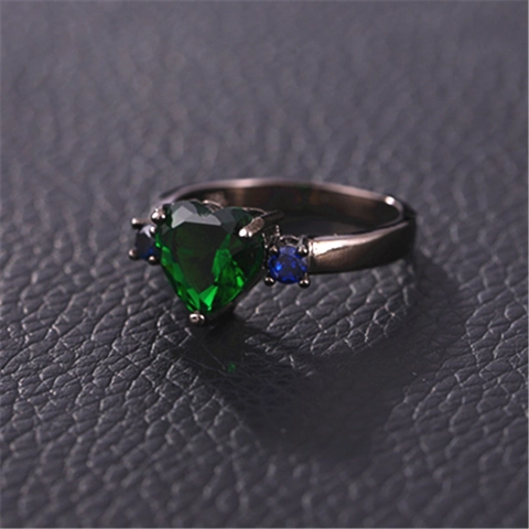 Anello Zirconia Cubica Verde Nero Forma Cuore Placcato Oro Nero Gioielli Gotici Vintage Per Donne