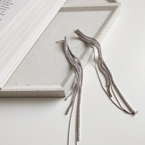 Lange Quasten-Ohrhänger Mit 925 Sterling Silber Ohrstecker Zirkon Eingelegt Minimalistischer Modeschmuck Für Damen