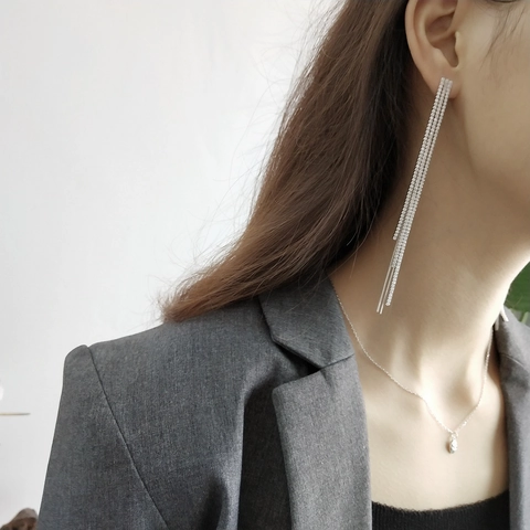 Lange Quasten-Ohrhänger Mit 925 Sterling Silber Ohrstecker Zirkon Eingelegt Minimalistischer Modeschmuck Für Damen