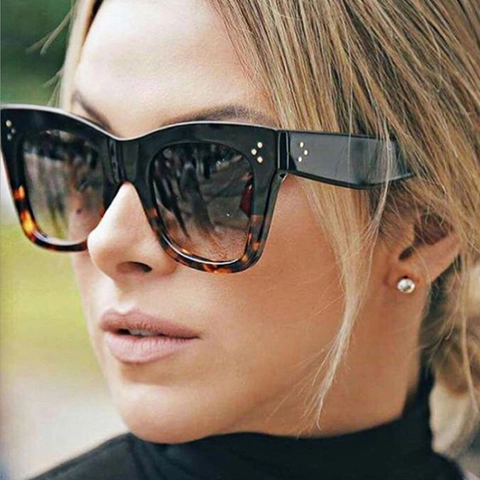 Retro Große Quadratische Sonnenbrille UV400 Schutz PC Rahmen Metallnieten Cat Eye Brille Für Damen Herren