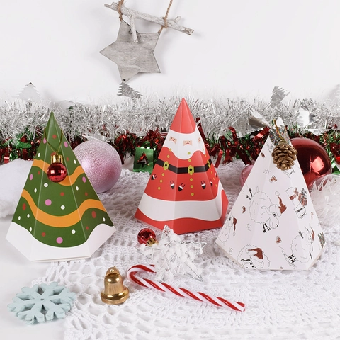 Christmas Gift Boxes Pyramid Shaped Paper Candy Packaging Bags Santa Claus Tree Patterns Xmas Party Favor Festive Decor