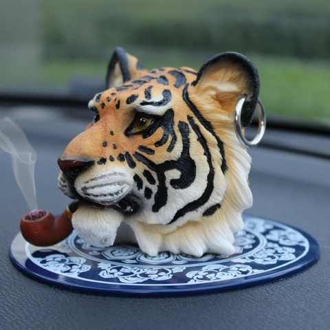 Realistic Tiger Head Car Dashboard Ornament Resin Smoking Animal Figurine With Pipe And Porcelain Style Anti Slip Mat