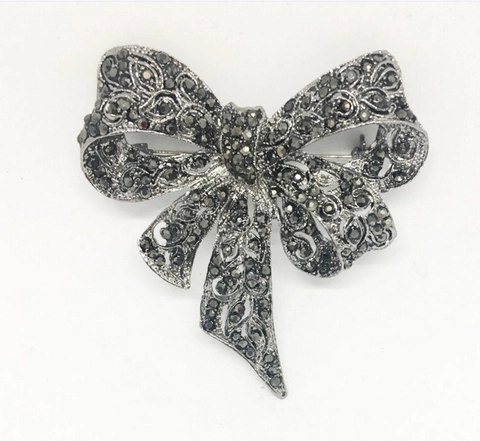 Spilla in Lega Vintage a Fiocco con Perla Artificiale e Strass per Donna Argento Antico Nero Pettorale Gioielli