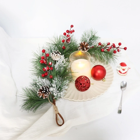 Ghirlanda Natalizia Artificiale Con Aghi Di Pino Bacche Rosse E Pigne Decorazione Festiva Per Camino Sospensione Parete