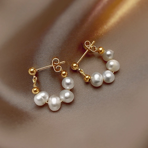 French Vintage U-Shaped Artificial Pearl Ear Studs White Beaded Alloy Metal Earrings Sweet Retro Jewelry For Women Elegant Chic