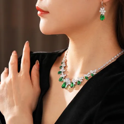 Elegante Wassertropfen Blumenkette Und Ohrringe Für Frauen Kupfer Zirkonia Luxuriöse Raffinierte Brautaccessoires