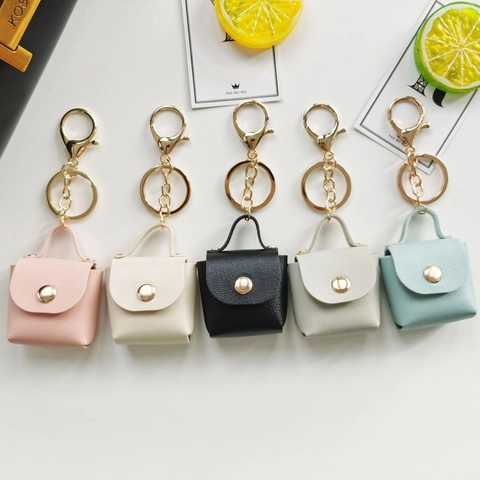 Mignon Porte-clés Mini Sac en Cuir Couleur Unie Pendentif Porte-clés de Voiture Mode Charme de Sac Accessoire Cadeau