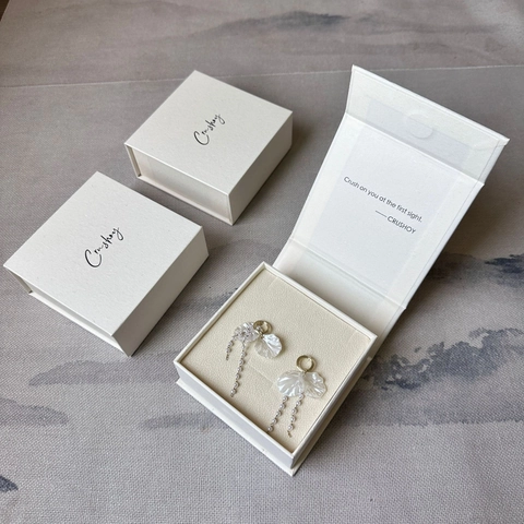 Beige Square Jewelry Box Storage Case Microfiber Pouch For Necklace Ring Earring Packaging Flip Top Minimalist