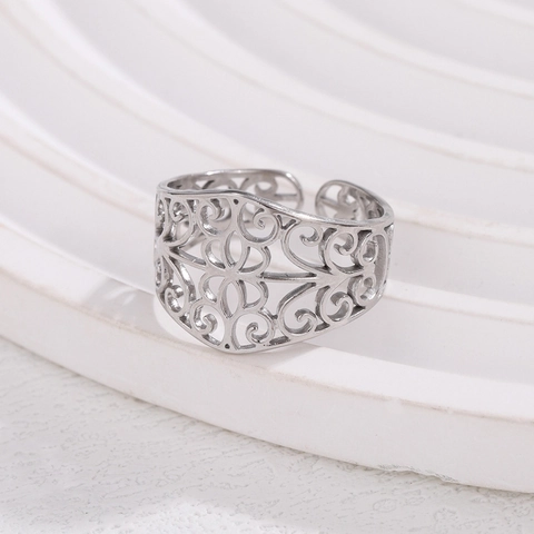 Vintage Hollow Out Stainless Steel Ring Adjustable Open Filigree Design Light Luxury Jewelry For Women
