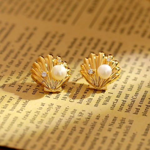Orecchini a Bottone Francese Conchiglia Stella Marina Perla d'Acqua Dolce Con Perno in Argento Sterling 925 Zirconia Rame