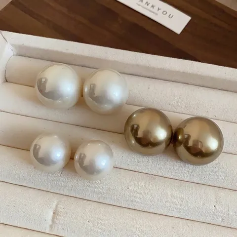 Übergroße Runde Ohrstecker Mit Künstlichen Künstliche Perlen Und Hochglanzpoliertem Metall Silberne Ohrpfosten Elegante Minimalistische Damen