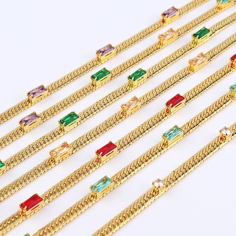 Collana Elegante Con Catena A Serpente Ottone Placcato Oro 18K Con Zirconia Cubica Rettangolare Gemma Colorata Gioielli
