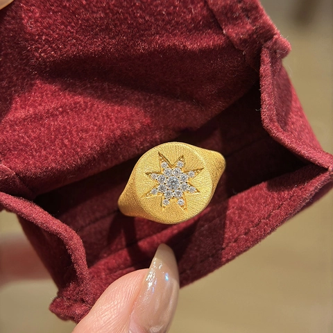 Vintage Vergulde Koperen Zegelring Met Ster Zirkoon Matte Geborstelde Textuur Elegante Sieraden Voor Dames