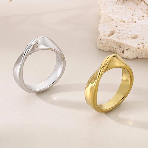 Anello Minimalista Irregolare in Acciaio Inossidabile per Donna Elegante Placcato Oro Argento Titanio Acciaio Gioielli