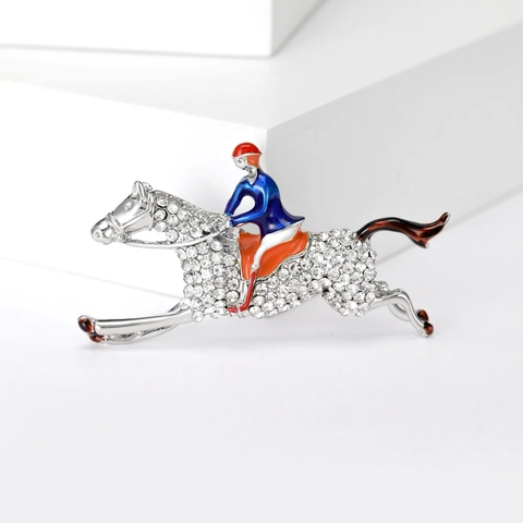 Spilla Equestre Vintage Cavaliere a Cavallo in Lega con Strass e Smalto Accessorio di Moda Gioielli per Uomo Donna Regalo