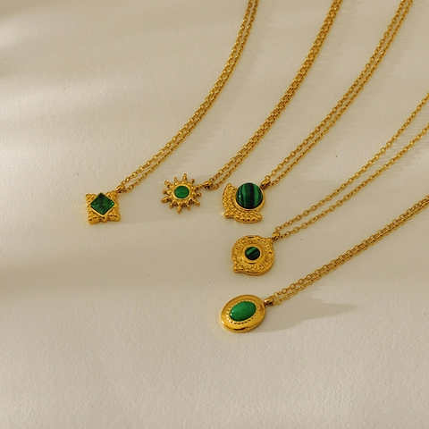 Collana con Pendente in Malachite di Vetro Verde Smeraldo Vintage Francese Acciaio Inossidabile Placcato Oro Gioielli Moda Donna