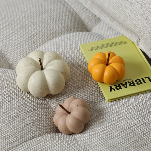 Creative Ceramic Iron Pumpkin Apple Pear Statue For Home Office Desk Decor Modern Pastoral Style Porcelain Fruit Figurine Accent
