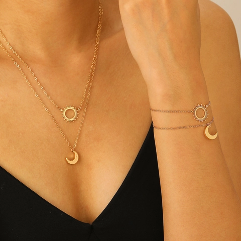Ensemble de Bijoux Pendentif Soleil Lune pour Femmes Collier Bracelet Double Couche en Acier Inoxydable Cuivre Mode
