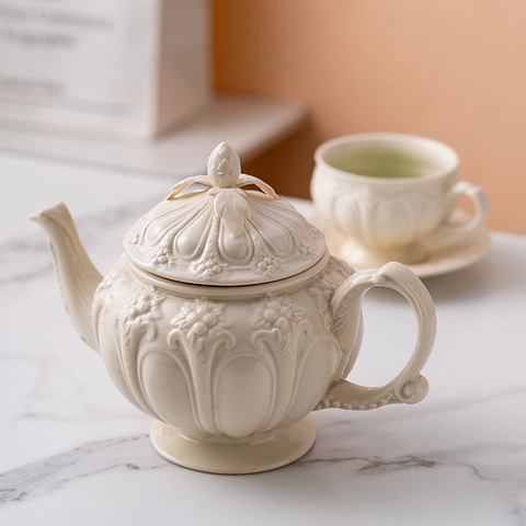 British Retro Court Style Embossed Ceramic Tea Kettle And Coffee Cup Saucer For Afternoon Tea Elegant Porcelain Home Cafe