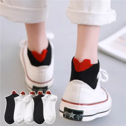 Women Low Cut Boat Socks Polyester Cotton Breathable Cute Korean Style Ankle Socks With 3D Heart Heel Decoration Girls