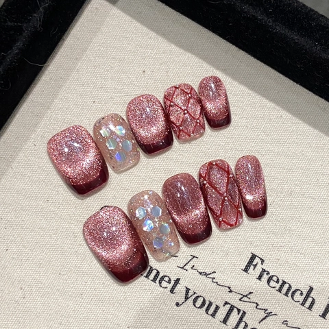 Handgemaakte Kunstnagels Wijnrood Kattenoog Franse Stijl Hars Met Raster Steentjes Glitter Decor