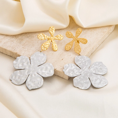 Eleganti Orecchini in Acciaio Inossidabile Placcato Oro 18K con Foglia Martellata e Fiori a Goccia Orecchini a Due Toni Gioielli per Donna