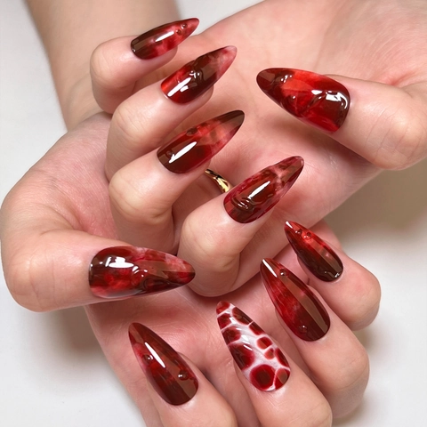 Unghie Finte Halloween Rosso Sangue Effetto Goccia D'Acqua 3D Motivo Marmorizzato Lucido Mandorla Stiletto Donna