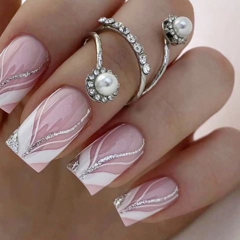 Press On Nägel Quadratische Form Nude Pink Farbverlauf Weiß Wellen Silber Glitzer ABS Harz Mode Maniküre Damen