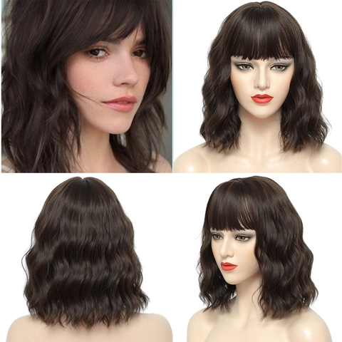 Korte Golvende Bob Pruik Met Pony Hittebestendige Synthetische Vezel Watergolf Ombre Hoogtepunten Daily Cosplay Voor Dames