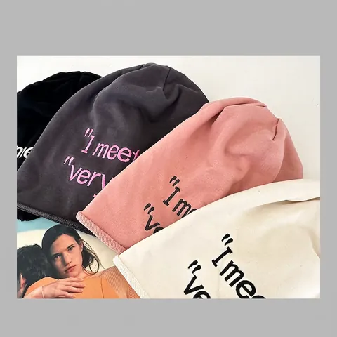 Gorro Beanie para Mujer Estilo Coreano con Bordado de Letras Hip Hop Gorro de Punto Retro Borde Enrollado Invierno Cálido Acrílico