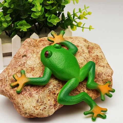 Realistic Frog Model Toy TPR Soft Rubber Squeezable Stress Relief Stretchable Prank Prop Desktop Decoration Novelty