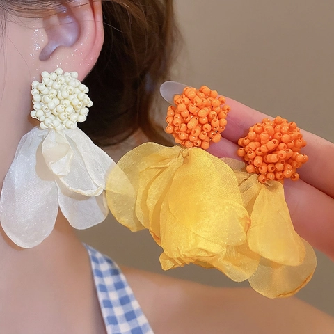 Handgefertigte 3D Schiffon Blumen Quasten Ohrhänger Mit Acrylperlen Kern Süßer Romantischer Floraler Schmuck Damen