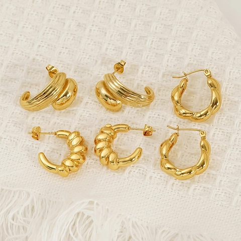 Gedrehte Croissant Creolen 18K Vergoldet 304 Edelstahl C-Form Wasserfest Hypoallergen Minimalistischer Schmuck Damen
