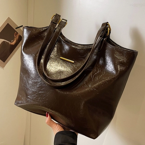 Damen Shopper Tasche Große Kapazität PU Leder Minimalismus Metall Dekor Pendler Umhängetasche Weich Hochwertig