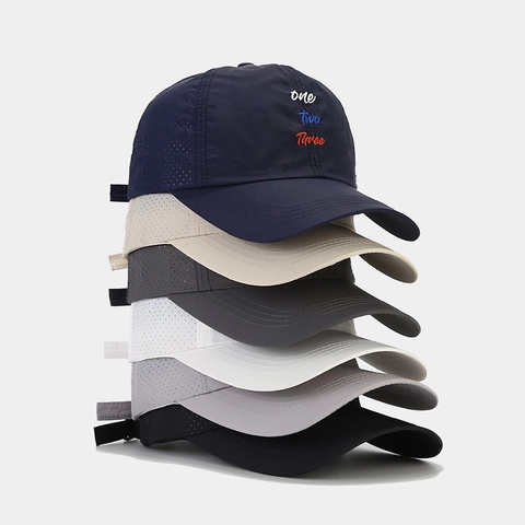 Cappellino Da Baseball Asciugatura Rapida Traspirante Nylon Sport Ricamo Lettere Fori Taglio Laser Protezione Solare Regolabile