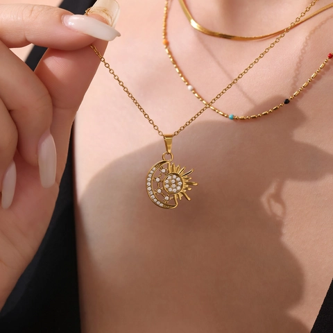 Stainless Steel Sun And Moon Pendant Necklace For Women Retro French Style Pave Rhinestone Clavicle Chain Jewelry Elegant Gift
