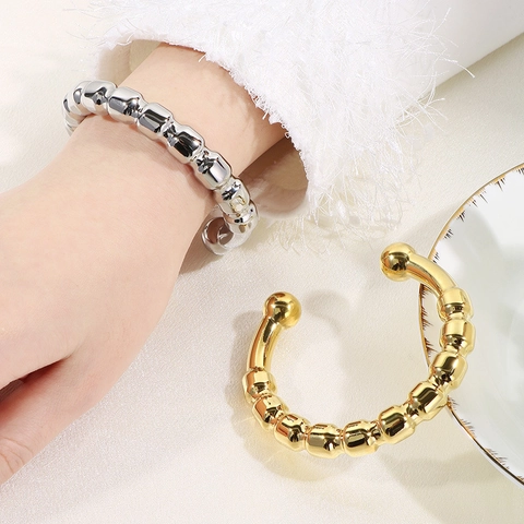 Brazalete Abierto Segmentado Hueco Bañado En Oro 18K Acero Inoxidable Grueso Irregular Perla Para Mujer