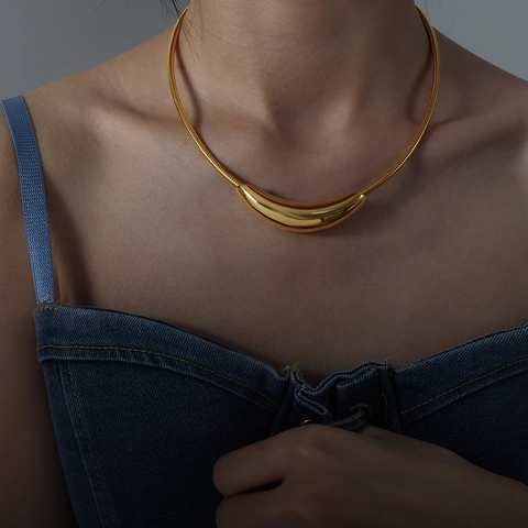 Minimalist Curved Pendant Necklace Stainless Steel Snake Chain Magnetic Clasp Geometric Jewelry For Women Mirror Polished